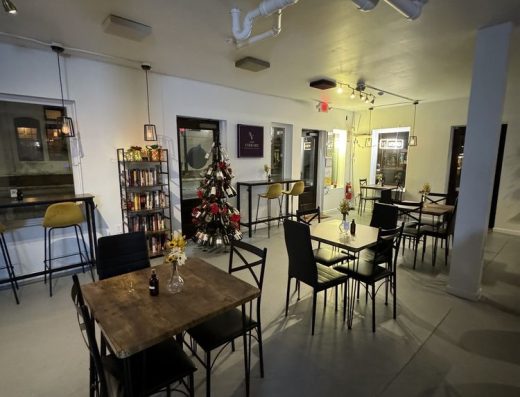 The Vibrary – Wine & Bookbar