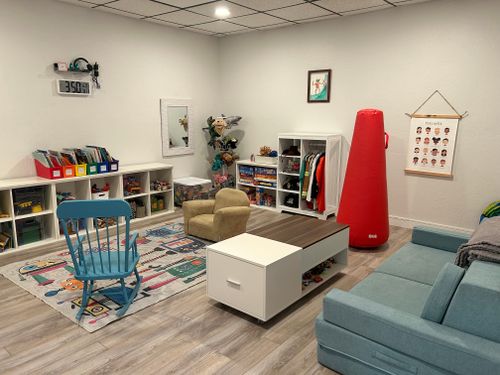 Mackenzie Francis – Clinical Social Work/Therapist, MSW, LCSW, RPT (she,  her)