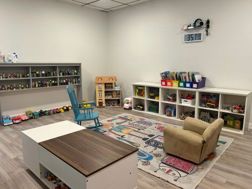 Mackenzie Francis – Clinical Social Work/Therapist, MSW, LCSW, RPT (she,  her)